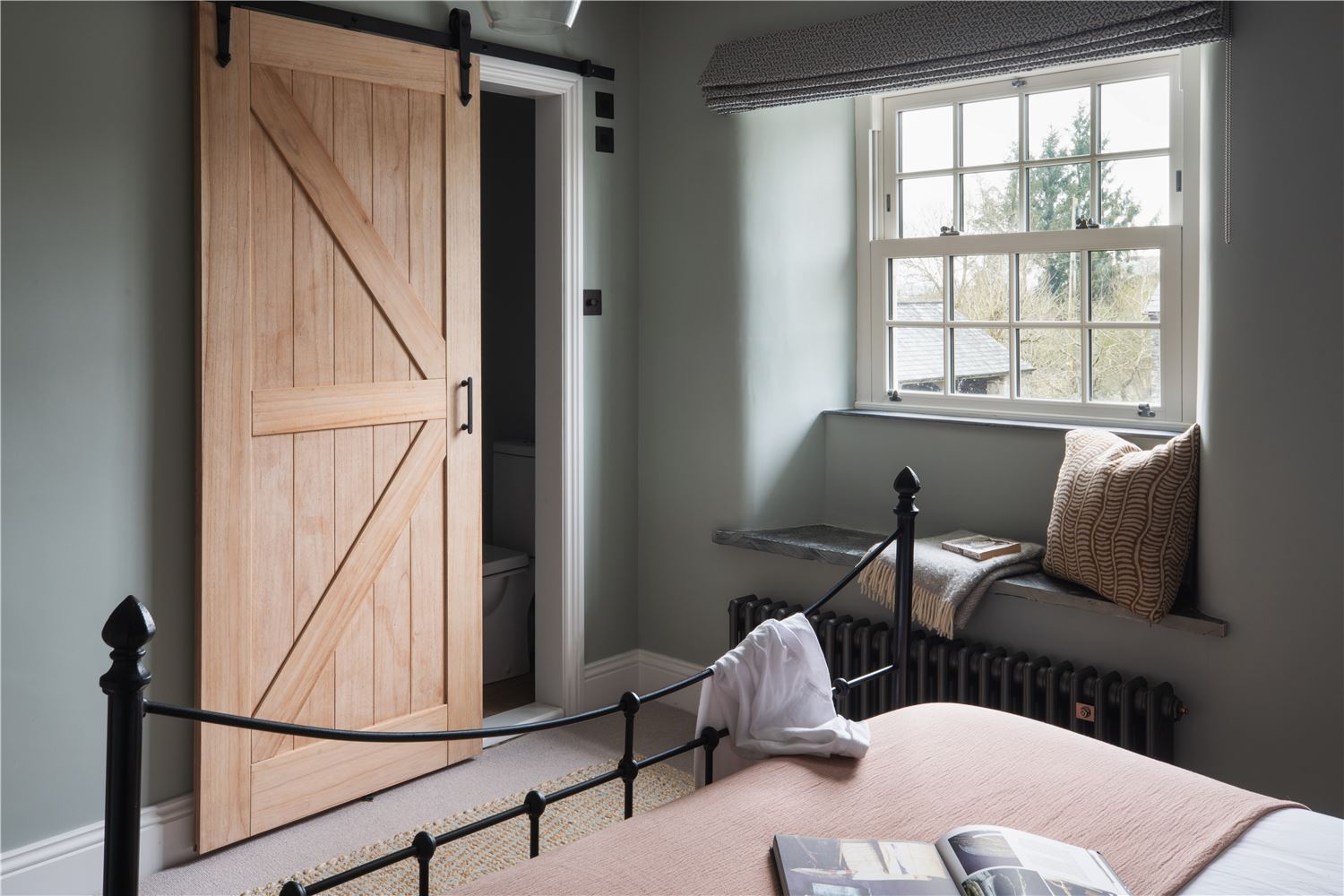 Twin bedroom, zip and link to king